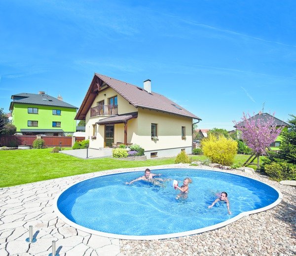 Piscine bois ovale amovible 5,5 x 3,7 x 1,2 m