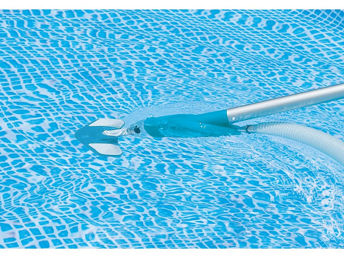 Kit entretien piscine Intex Deluxe avec aspirateur et manche 279 cm
