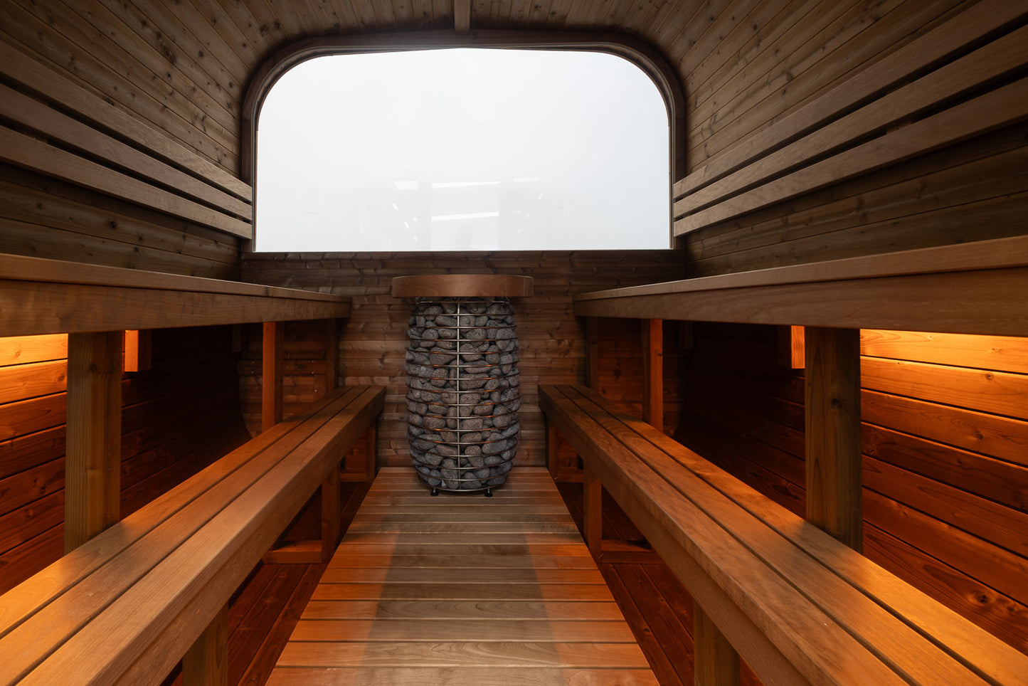 Sauna extérieur 4-6 personnes avec façade vitrée et éclairage LED