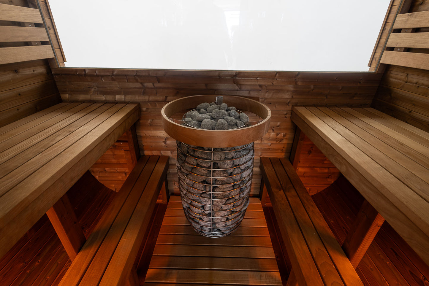 Sauna extérieur 4-6 personnes avec façade vitrée et éclairage LED