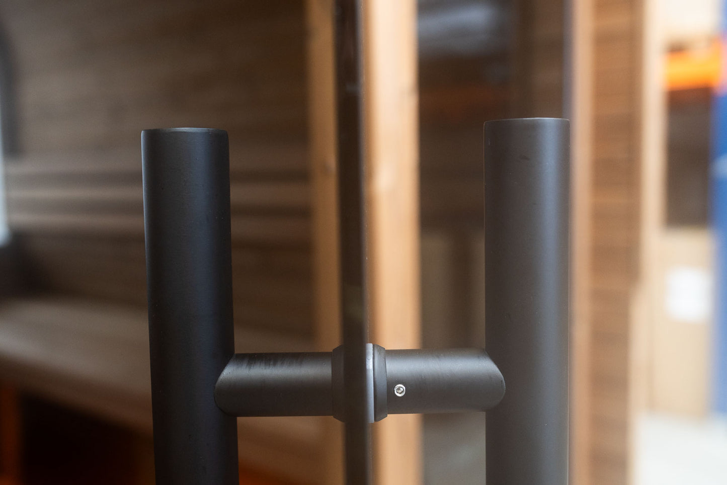 Sauna extérieur 4-6 personnes avec façade vitrée et éclairage LED