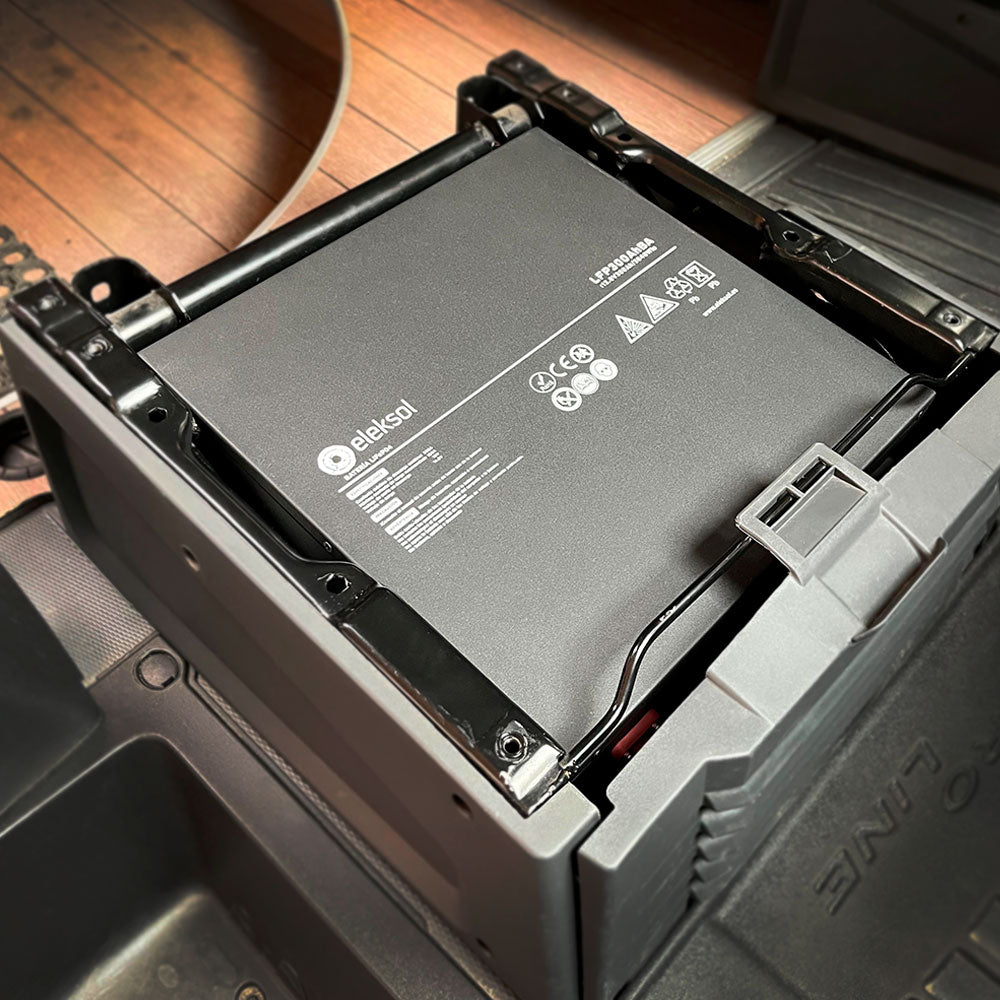 Batterie LiFePO4 Eleksol 12,8V 300Ah Bluetooth pour camping-car
