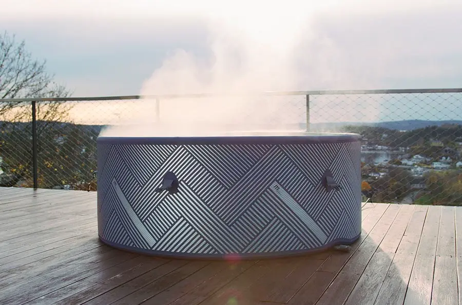 Jacuzzi MSpa Naval avec une capacité de 6 personnes