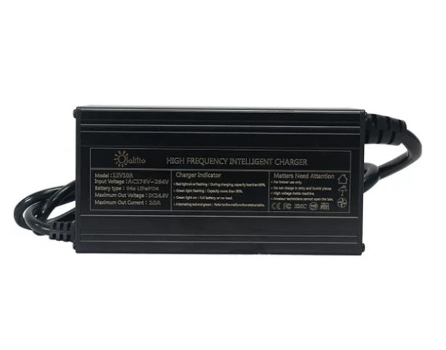 Chargeur Lithium 12V 10A LiFePO4 pour Solaire et Camping-car